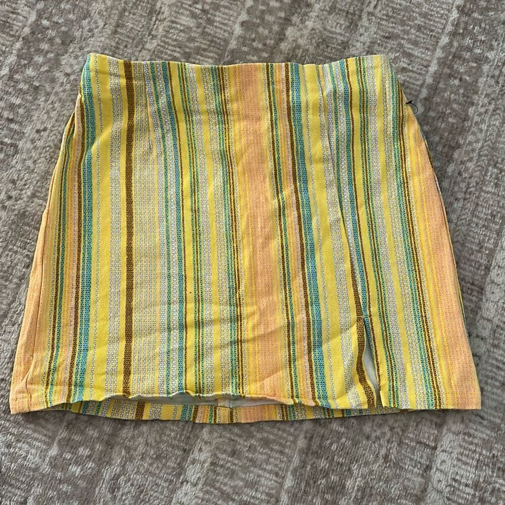 Art Class Size M 7/8 Yellow striped mini skirt girls